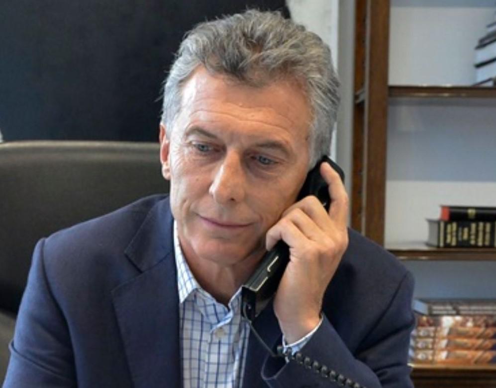 macri_hablando_por_telefono.jpg_423682103