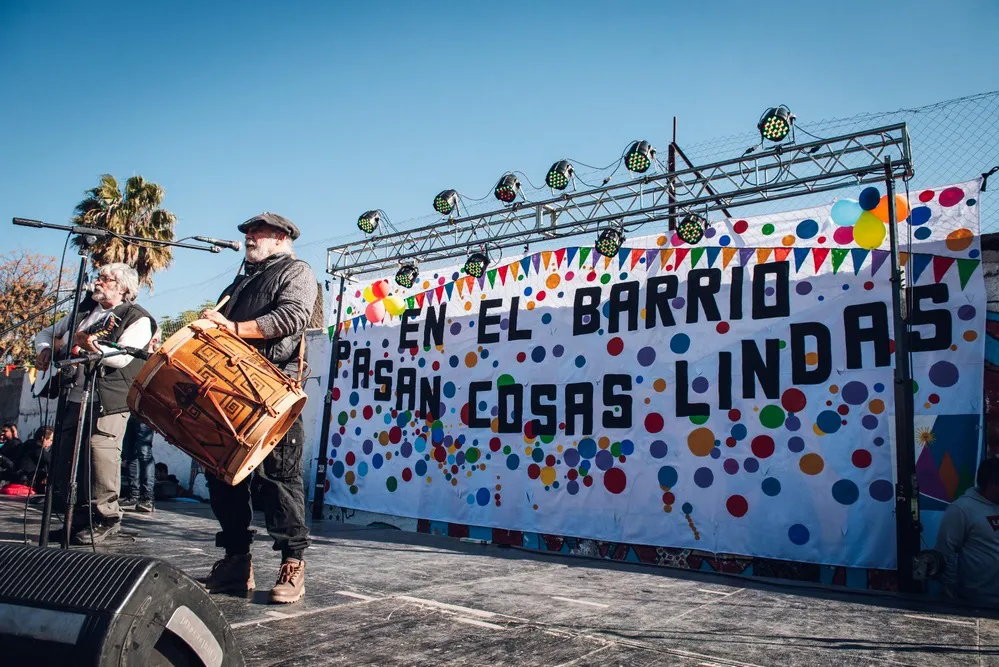 EL OBJETIVO FOTO CORDOBA EN EL BARRIO PASAN COSAS LINDAS PREVIA