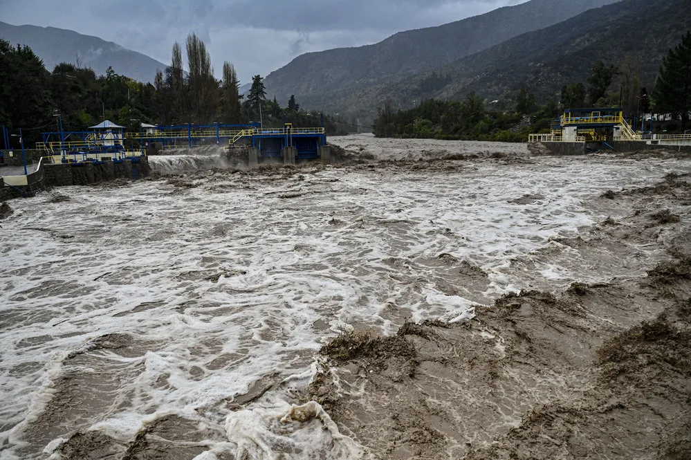 EL OBJETIVO FOTO CHILE RIO MAIPO INUNDACION