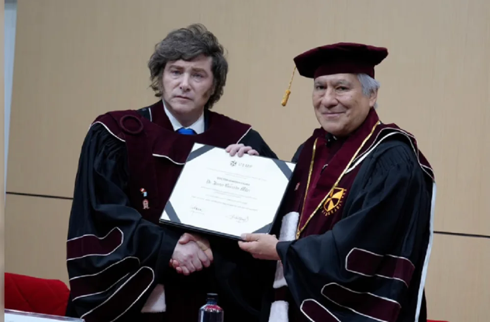 Javier Milei distinguido con un Doctor Honoris Causa