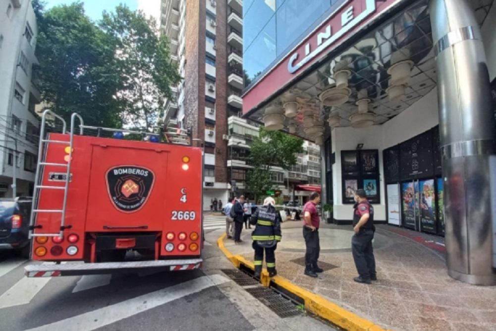 derrumbe de techo del Cinemark de Palermo 1