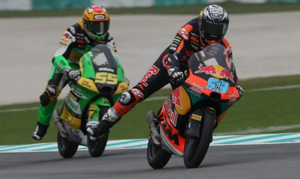 choque en Moto 3 en el GP de Malasia