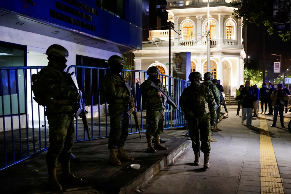 EL OBJETIVO FOTO ECUADOR DETENCION EX PRESIDENTE EMBAJADA MEXICO