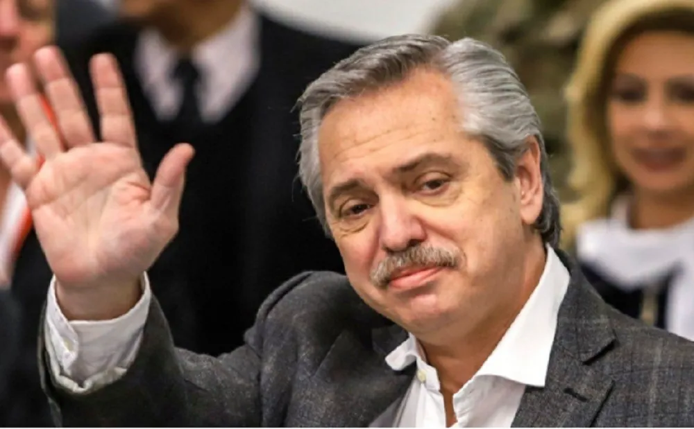 Alberto Fernández 33