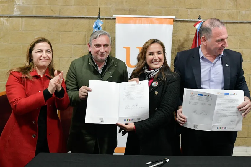 Prunotto-en-Cruz-del -eje_ prensa Legislatura