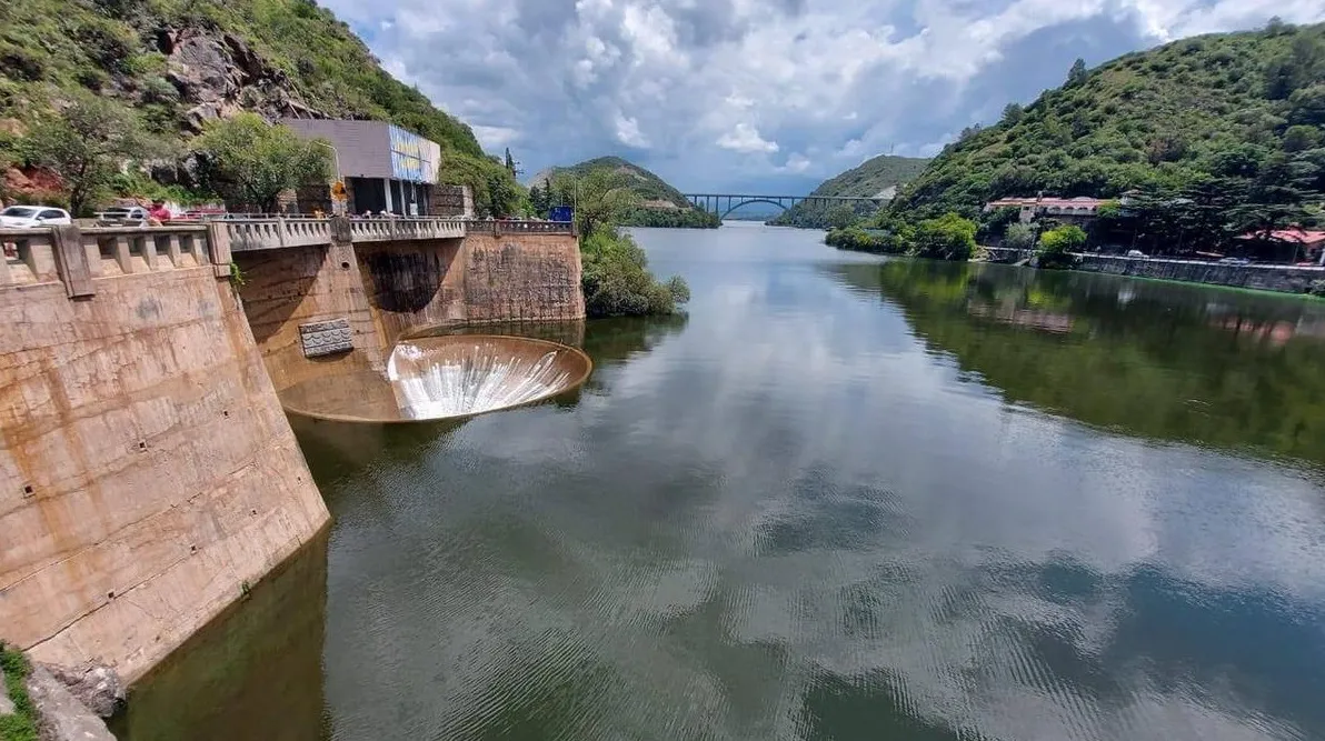 el lago san roque
