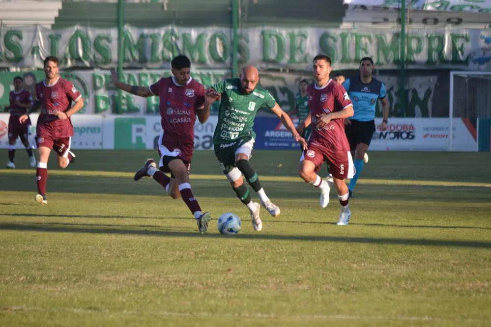EL OBJETIVO FOTO SPORTIVO BELGRANO DEFENSORES VILLA RAMALLO PRENSA 1