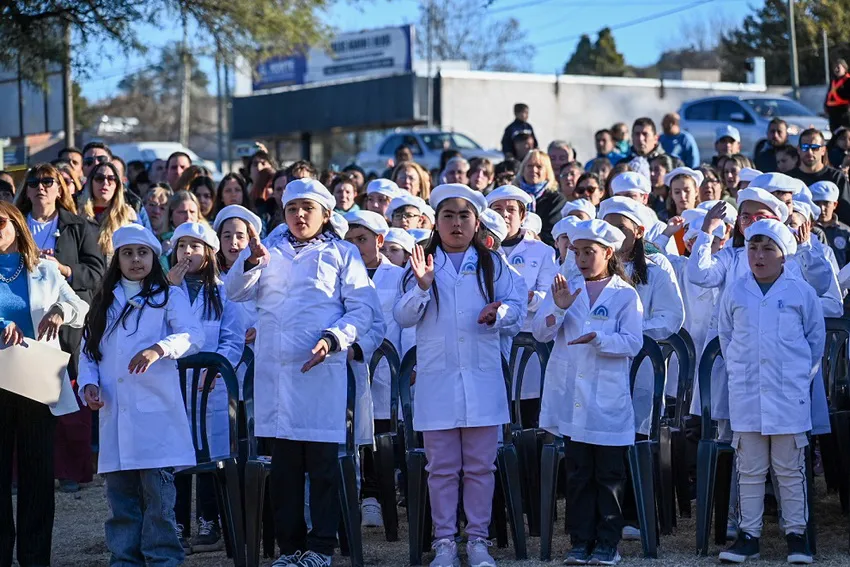 prunotto-jura-a-la-bandera-Salsipuedes-00_ prensa Legislatura