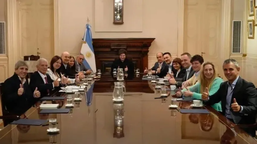 Milei-reunión-de-gabinete_ NA