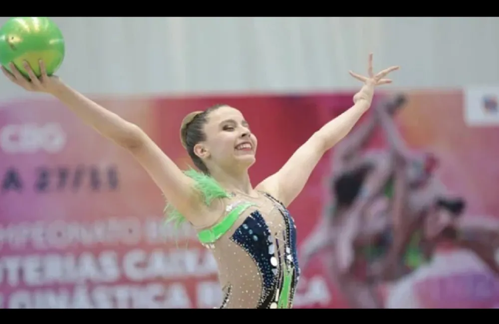 Isabelle Marciniak, gimnasta rítmica brasileña