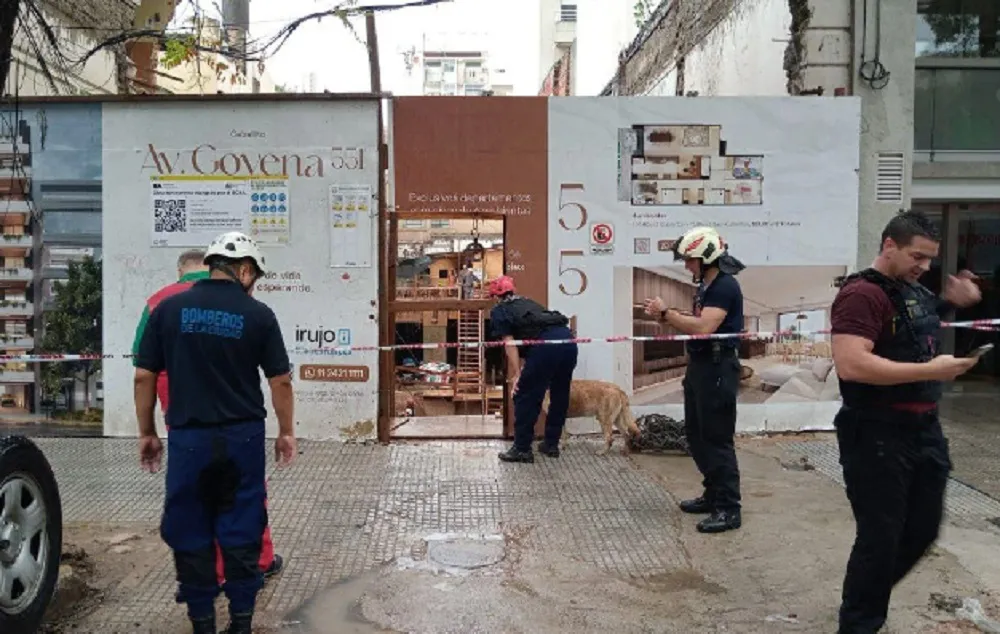 Derrumbe en obra por temporal buenos aires
