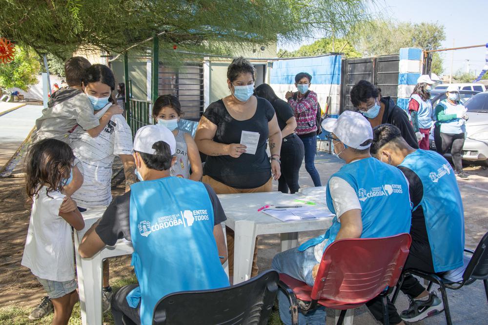 Operativo de testeo y vacunación en Córdoba
