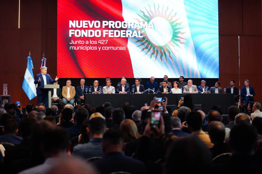 2025-04-29-Acuerdo-Federal-Cordobes-Reunion-con-intendentes-Centro-de-Convenciones-Cordoba-04751-1024x681