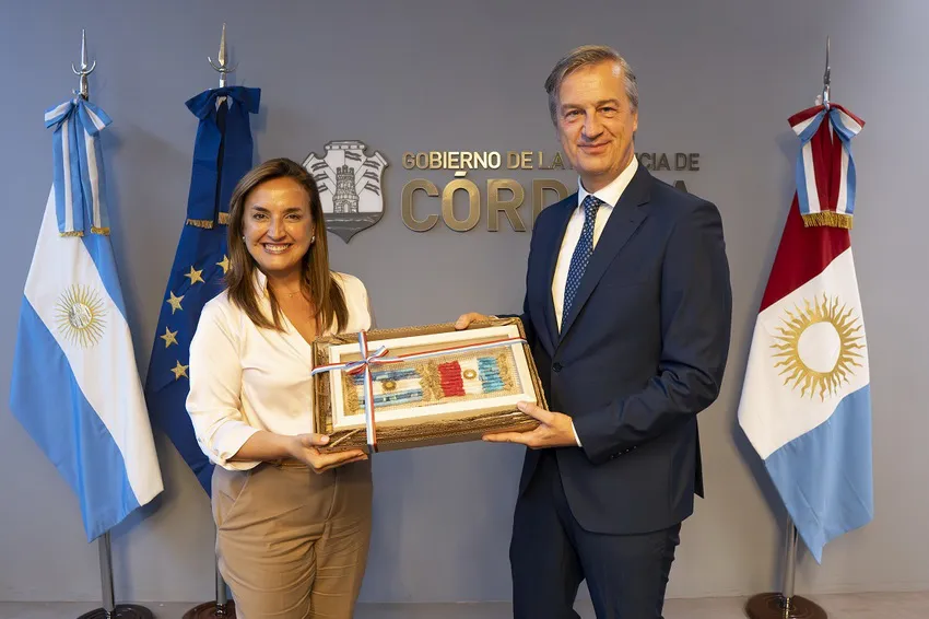 Reunión-Embajada-UE_ prensa Legislatura