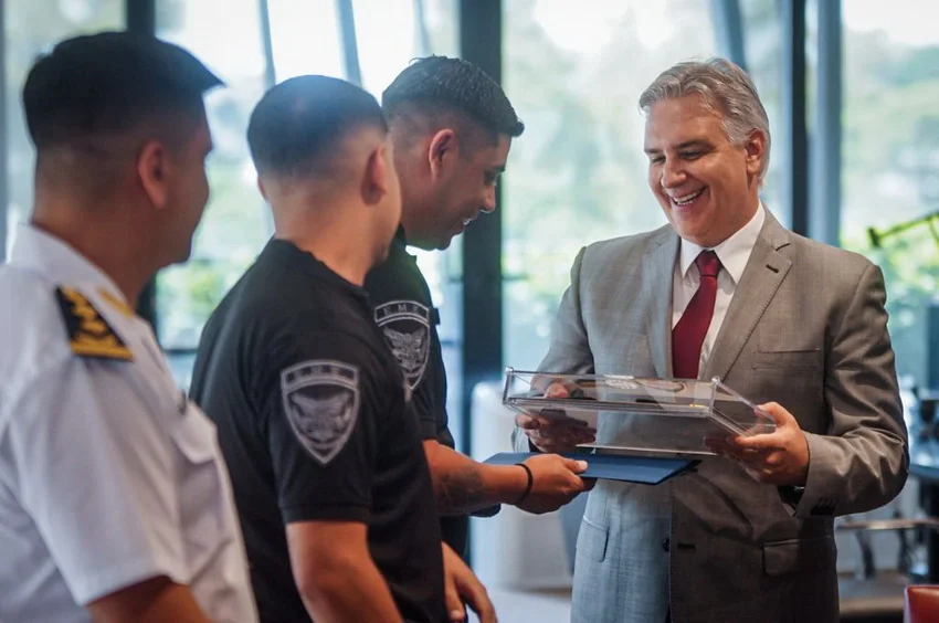 reconocimiento-a-policías-Esmeralda_ cba.gov.ar