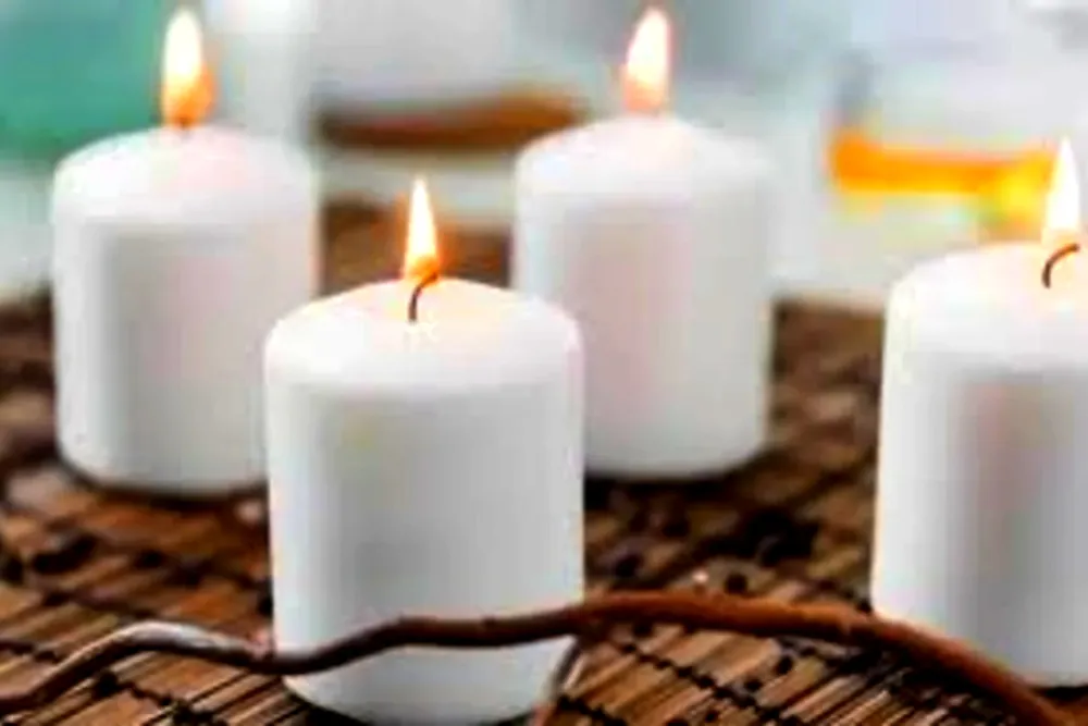 _velas blancas en Año Nuevo