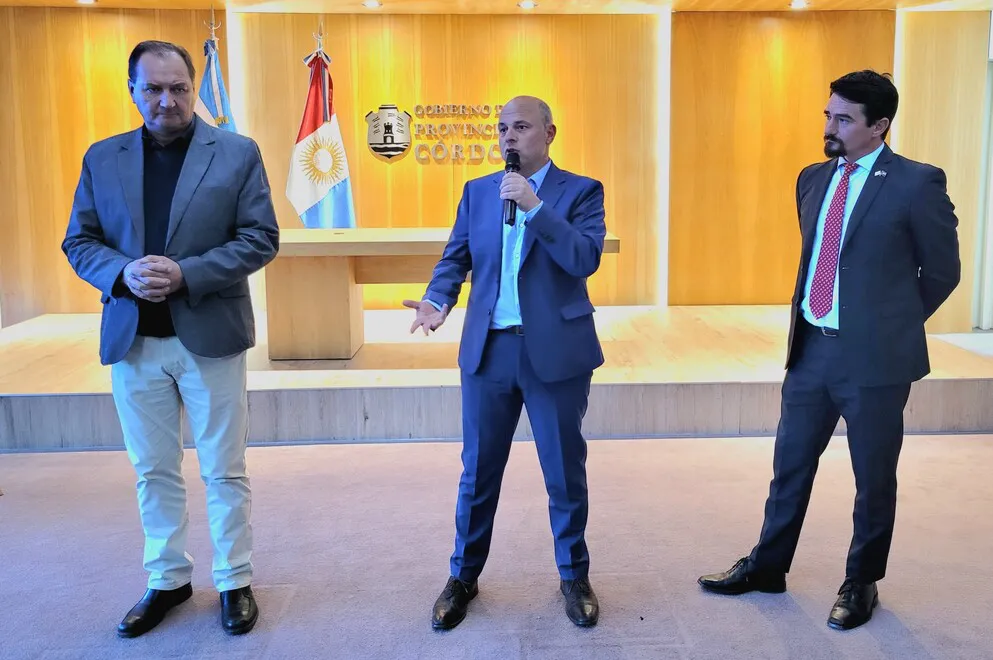 vinculación institucional y comercial