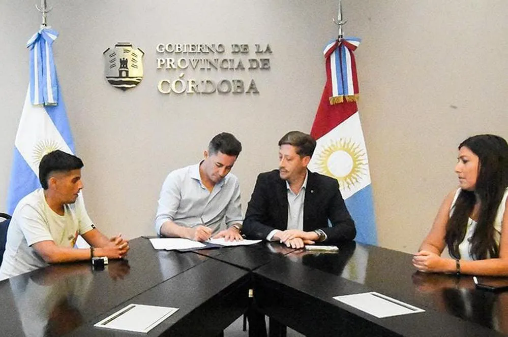 EL OBJETIVO FOTO ACUERDO SINDICATO VIAL