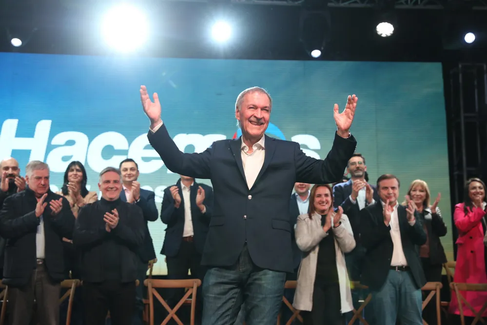 EL OBJETIVO FOTO LANZAMIENTO SCHIARETTI TWITTER 3