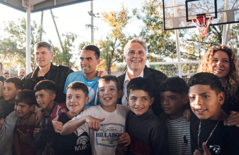 EL OBJETIVO FOTO LLARYORA PASSERINI POLIDEPORTIVO FRAGUEIRO