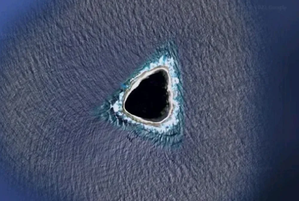 agujero negro’ en el mar Índico que apareció en Google Maps