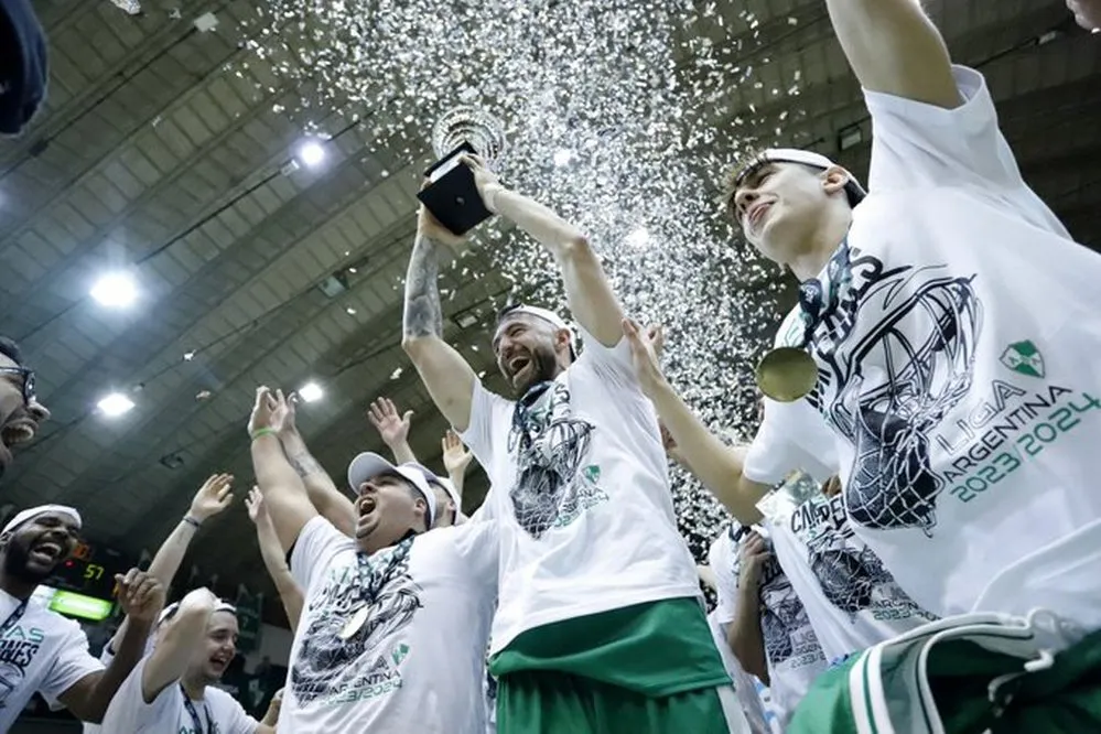 EL OBJETIVO FOTO ATENAS RACING CHIVILCOY X ATENAS 5