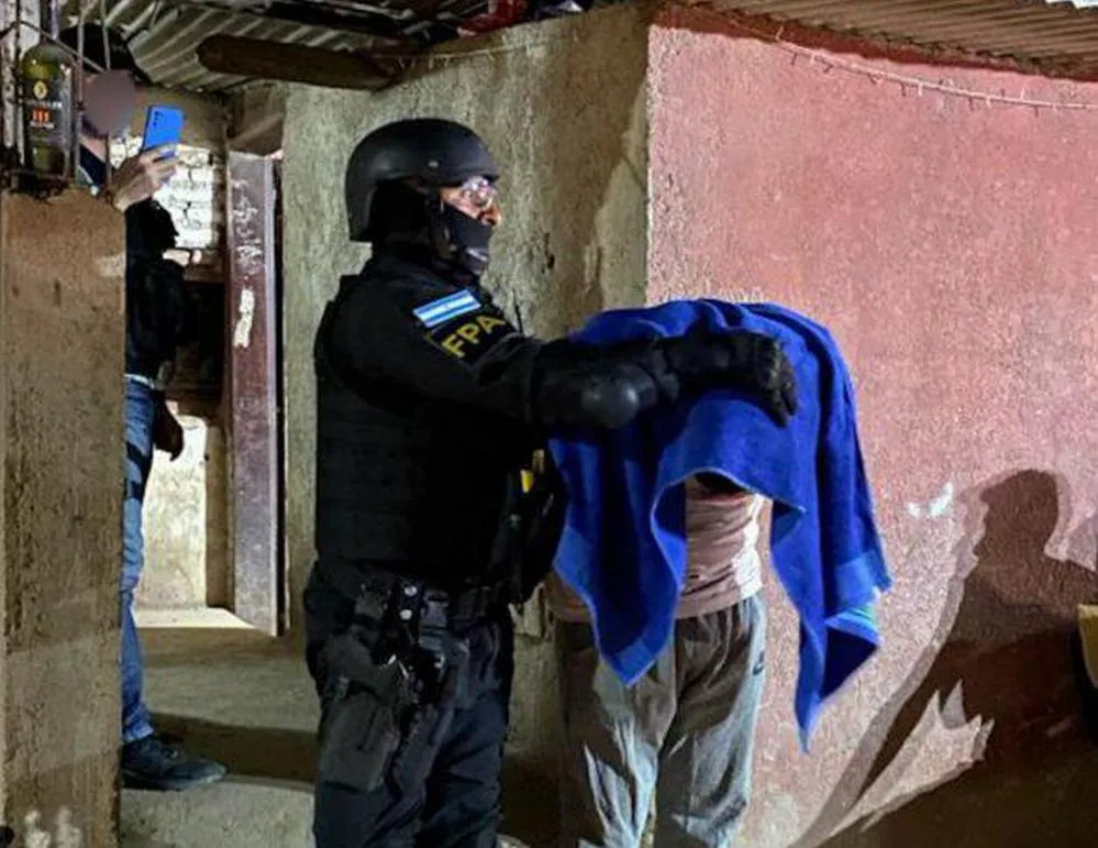 EL OBJETIVO FOTO CAROYA FPA DETENIDO