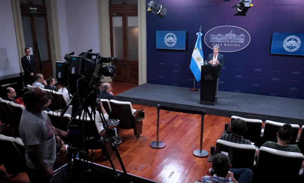 EL OBJETIVO FOTO CAPUTO CONFERENCIA DE PRENSA