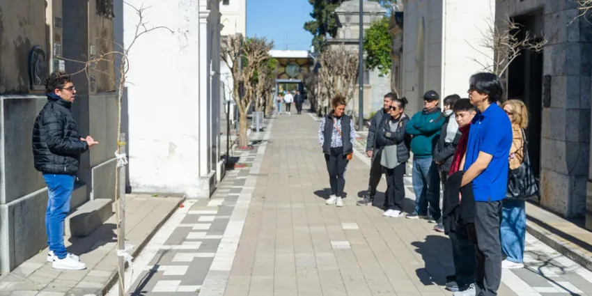Cementerio-San-Jerónimo-visitas_ prensa Municipalidad