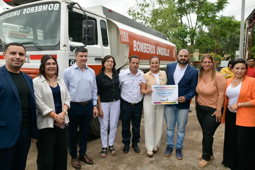 Prunotto-Bomberos-Unquillo_ prensa Legislatura