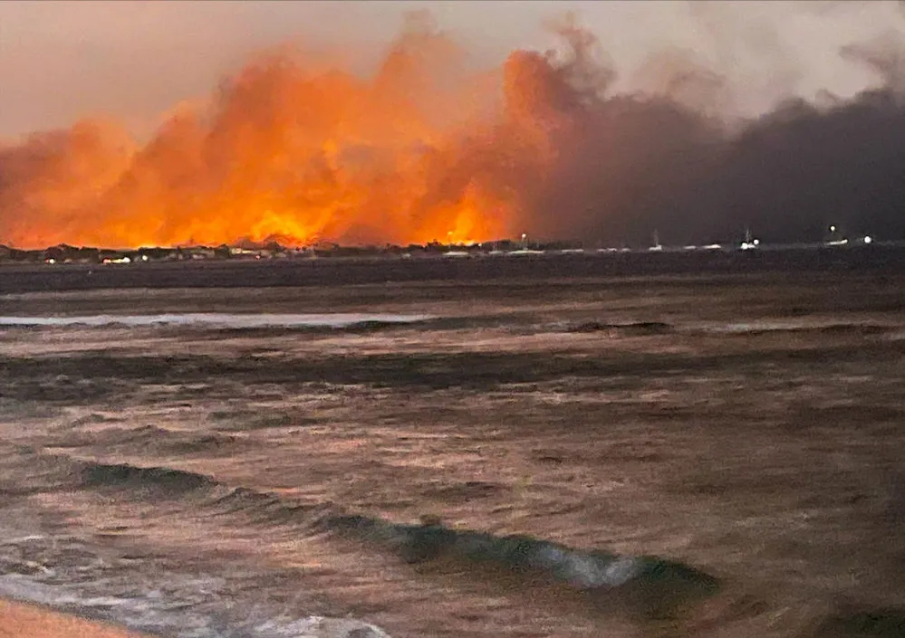 EL OBJETIVO FOTO INCENDIO HAWAI NOTICIAS ARG