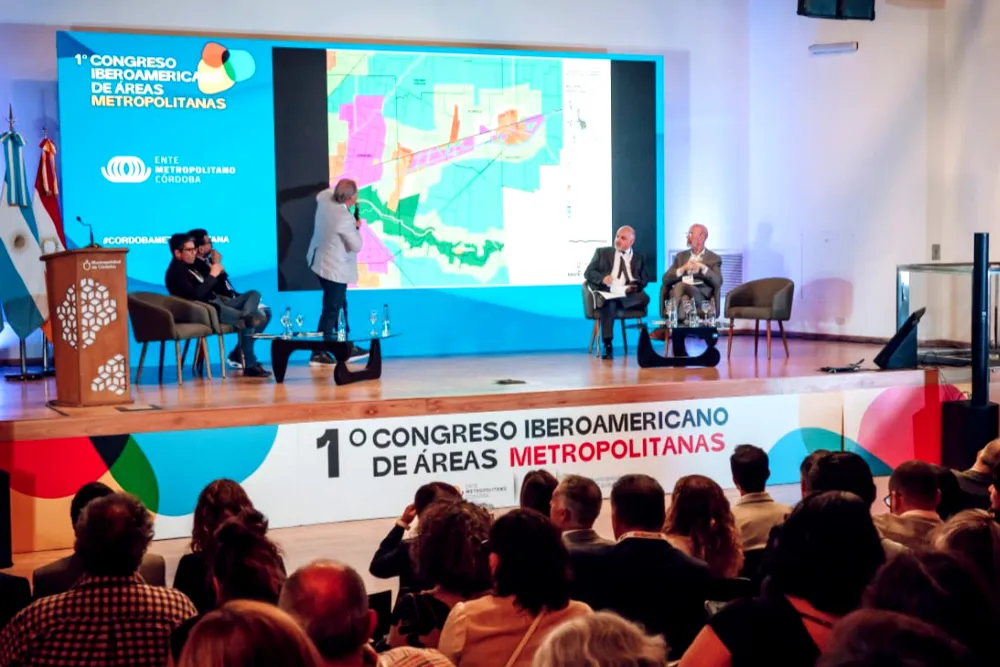Congreso Iberoamericano de Áreas Metropolitanas 3