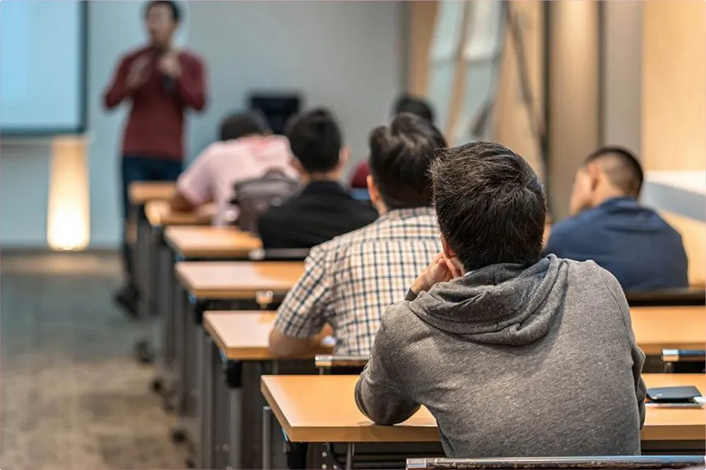 estudiantes-universitarios-profesores-universidades-