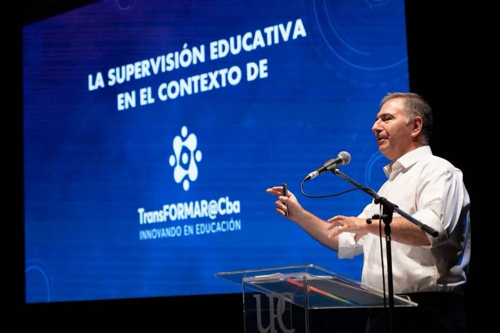 EL OBJETIVO FOTO EDUCACION HORACIO FERREYRA