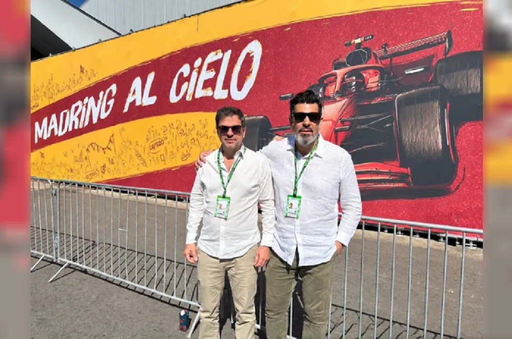 Chino Turnes y el titular del Ente de Turismo