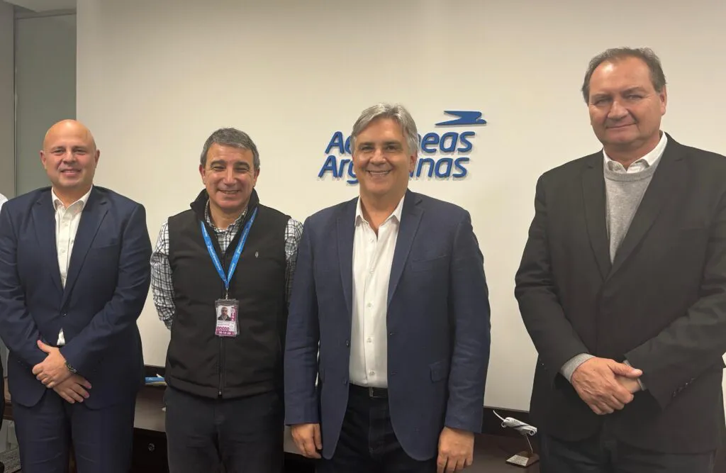 Llaryora Aerolíneas Argentinas