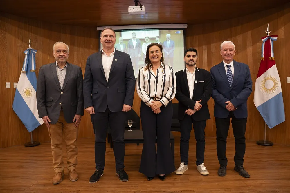 EL OBJETIVO FOTO LEGISLATURA CONVERSATORIO EDUCACIÓN
