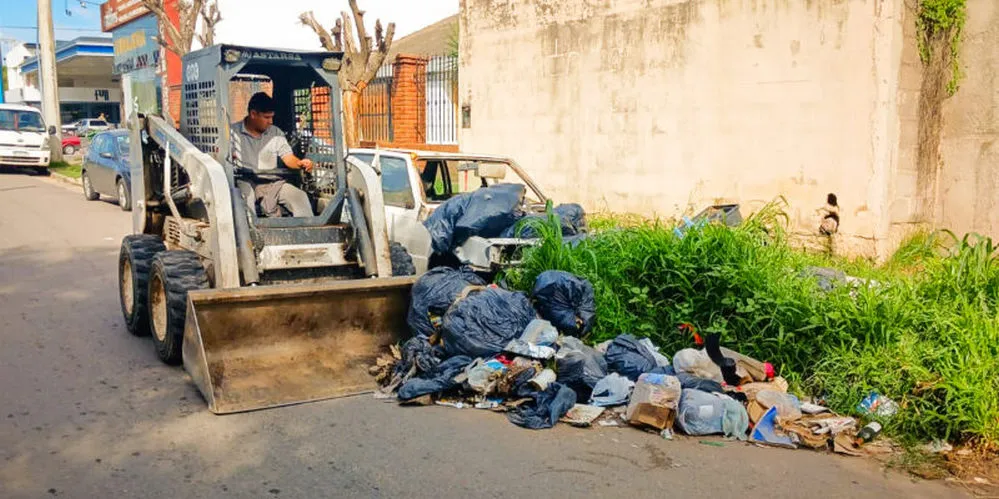 EL OBJETIVO FOTO CORDOBA LIMPIEZA DESMALEZADO MUNI