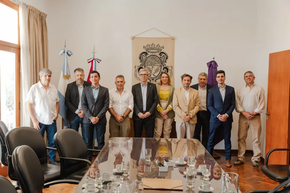 EL OBJETIVO FOTO DEFENDAMOS CBA UNC