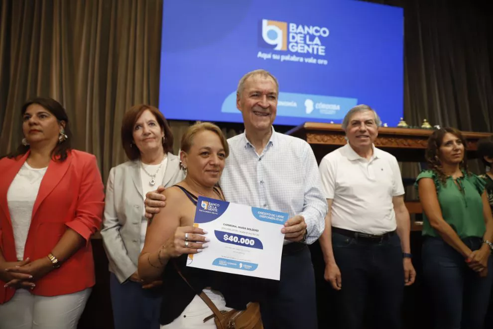 Schiaretti-en-Banco-de-la-Gente