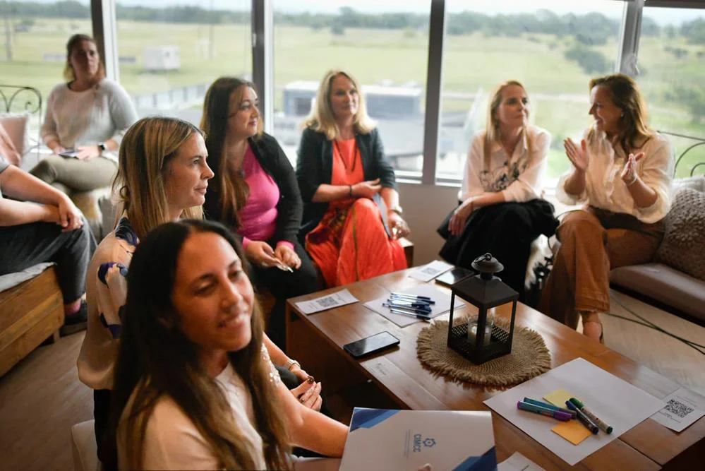 EL OBJETIVO FOTO PRUNOTTO MUJERES METALURGICAS