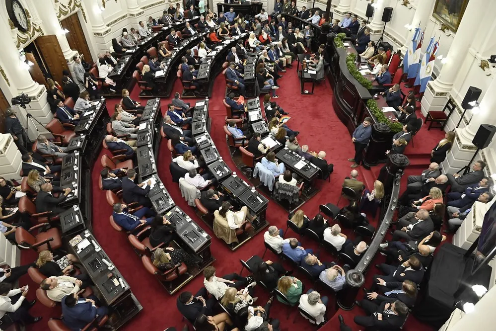 EL OBJETIVO FOTO LEGISLATURA SESION ESPECIAL VIEJO EDIFICIO