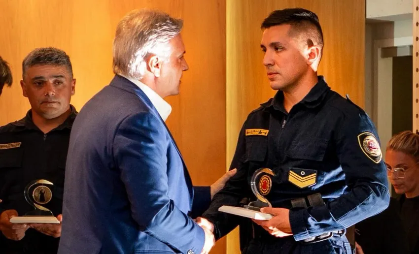 Llaryora-policías-atacados-1_ cba.gov.ar