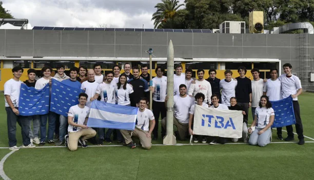Estudiantes argentinos diseñaron un cohete supersónico 3