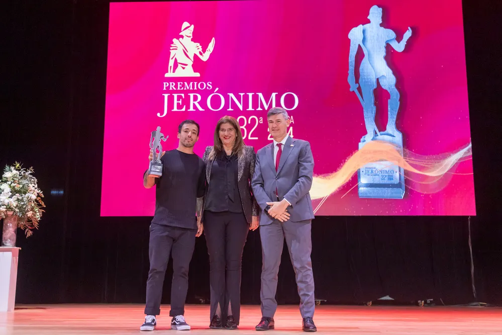 EL OBJETIVO FOTO PREMIO JERONIMO 6