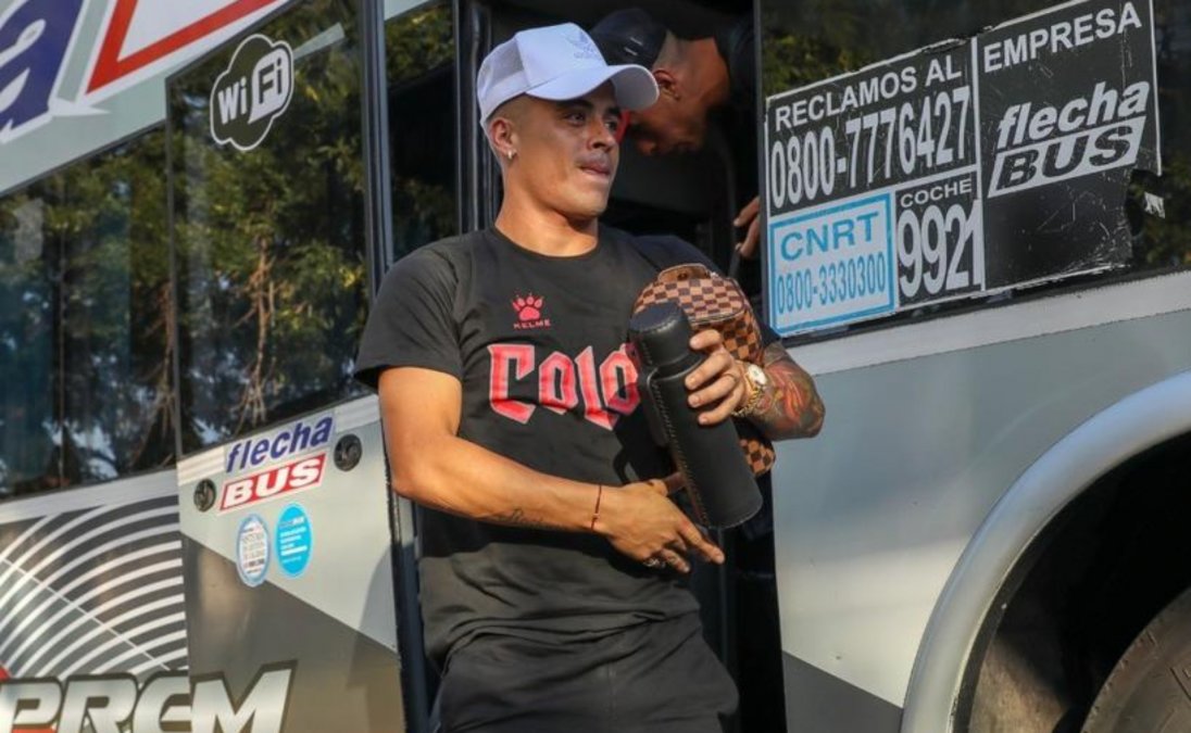 hinchas de Unión le robaron a Brian Fernández