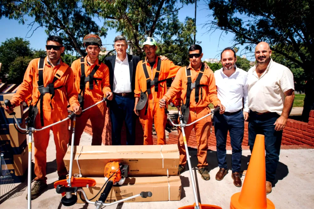 herramientas y equipamiento para el mantenimiento de la Costanera