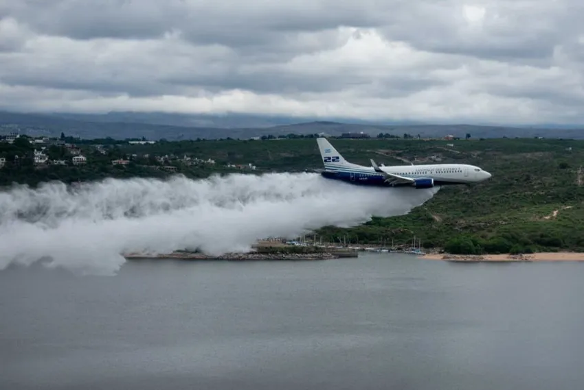 avión-hidrante-737_ cba.gov.ar