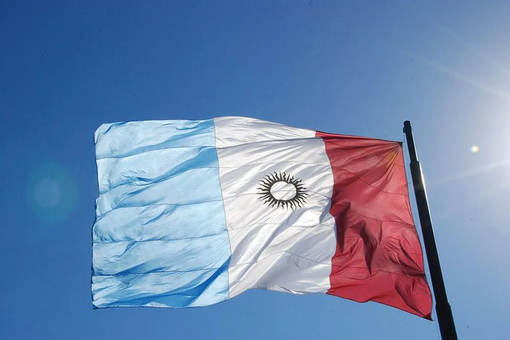EL OBJETIVO FOTO BANDERA DE CORDOBA 1