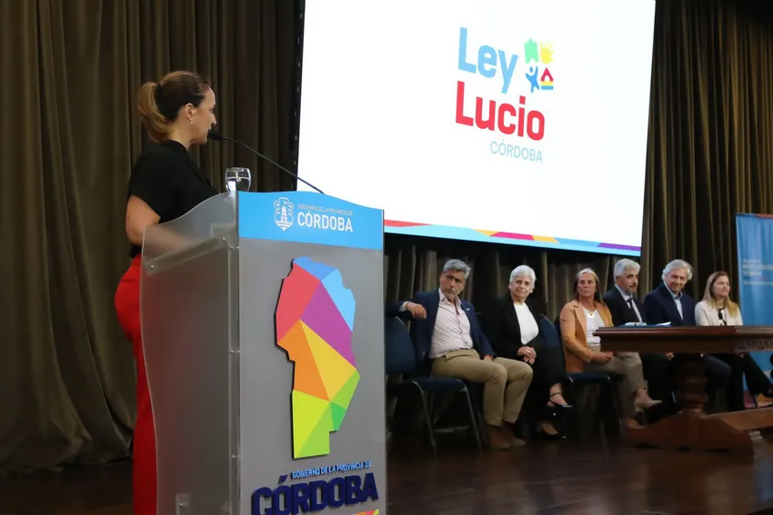 Prunotto-ley-lucio_ prensa Legislatura